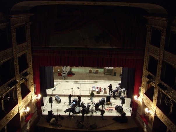 Festival Multietnico - allestimento teatro di Fabriano